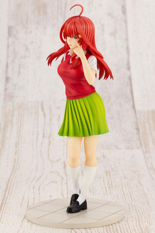 The Quintessential Quintuplets Itsuki Nakano 1/8 Complete Figure